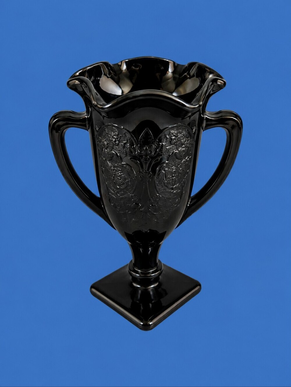VTG 1937 LE Smith Black Glass Amethyst Trophy Castlecore Vase